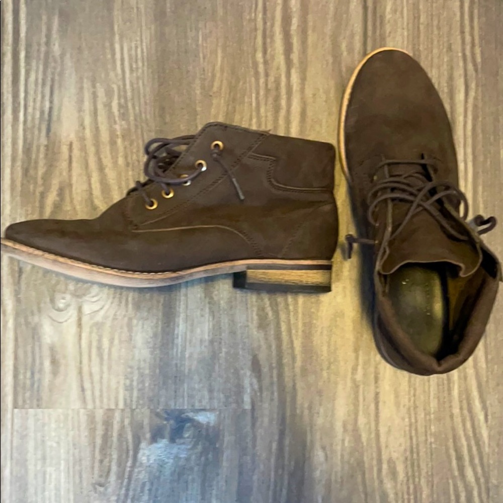 Diba boots size 8
